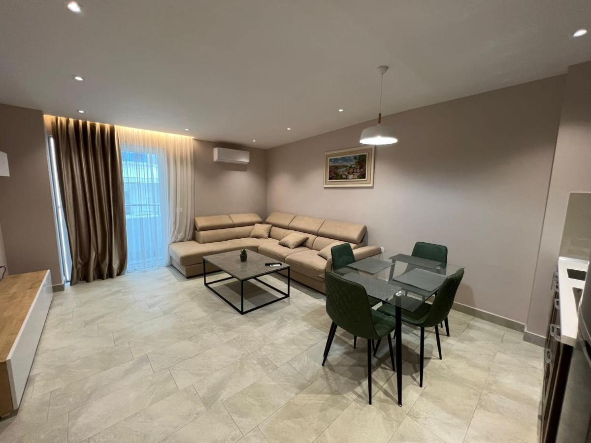 Armando Apartmán Golem (Tirana)