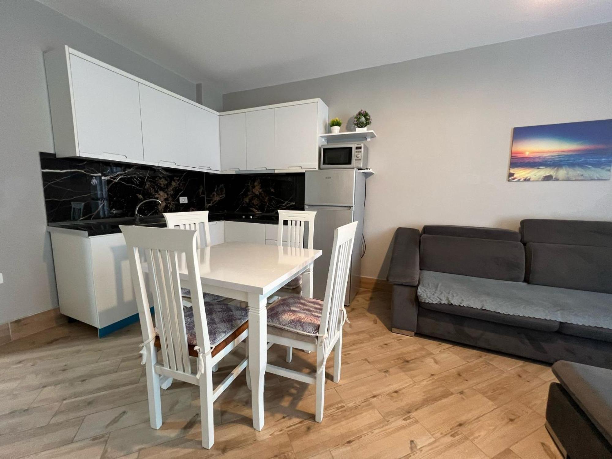 Armando Apartmán Golem (Tirana)